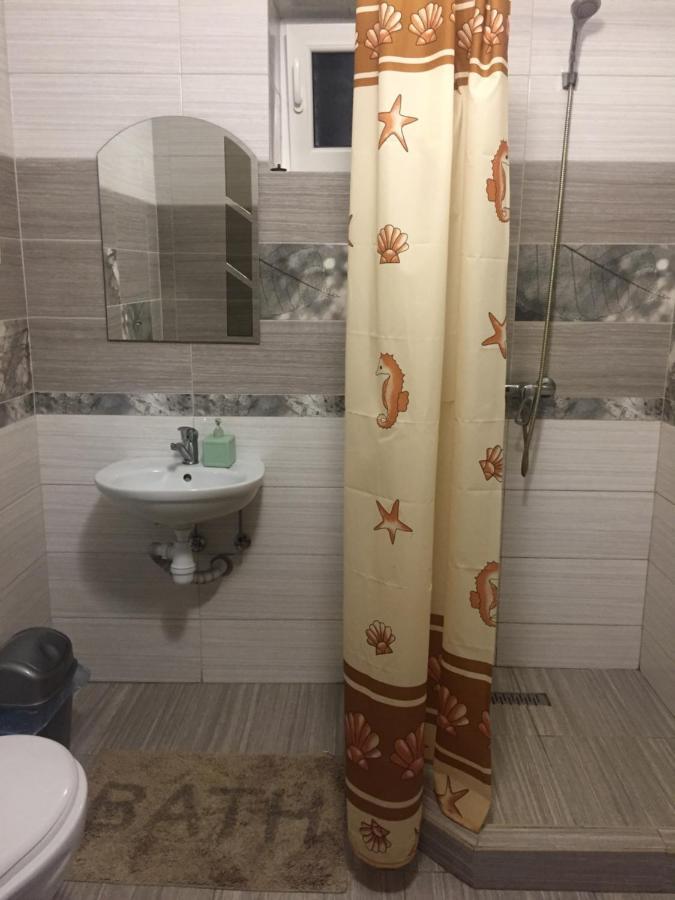 Private House Apartment Berehove  Luaran gambar