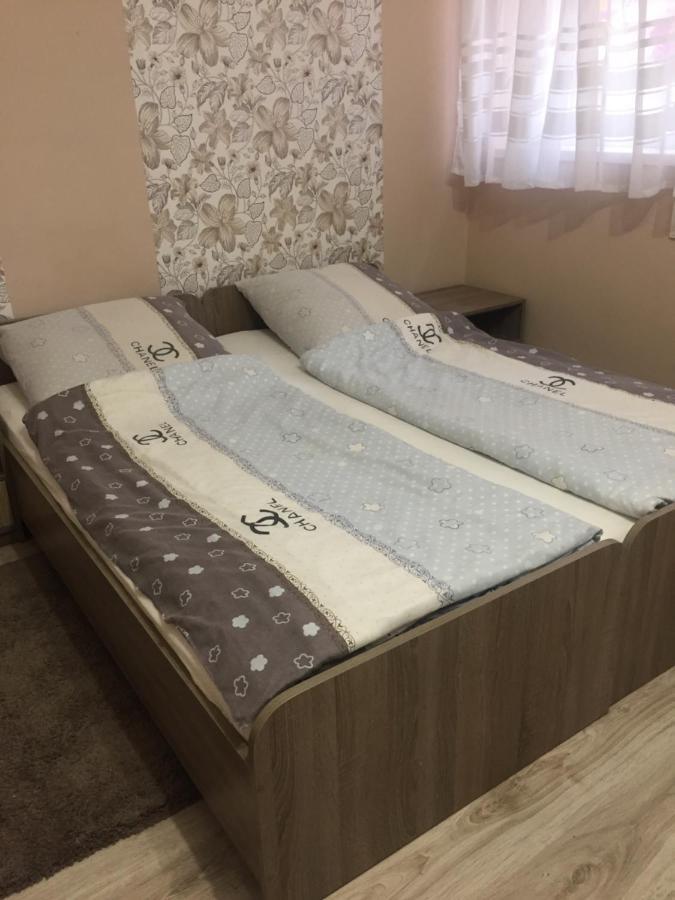 Private House Apartment Berehove  Luaran gambar